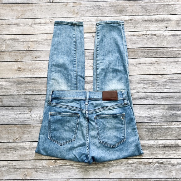 Madewell Light Wash High Riser Crop Jeans - Picture 9 of 11
